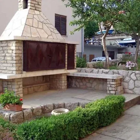 Apartment In 5747