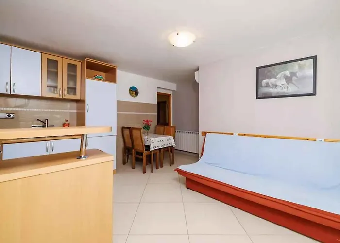 In 5747 Apartman *